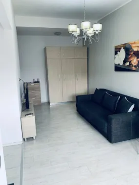 De inchiriat apartament cu o camera Centru, 280 euro