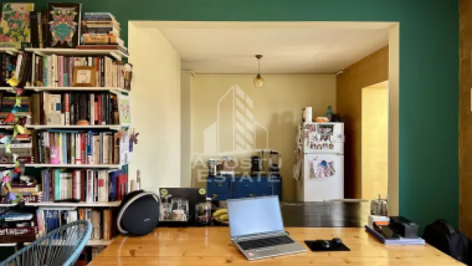 Apartament de vanzare cu 3 camere, 2 bai si o boxa, zona Torontalului