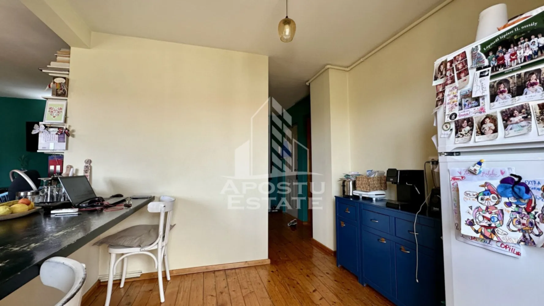 Apartament de vanzare cu 3 camere, 2 bai si o boxa, zona Torontalului