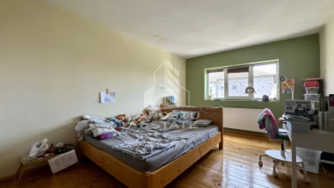 Apartament de vanzare cu 3 camere, 2 bai si o boxa, zona Torontalului