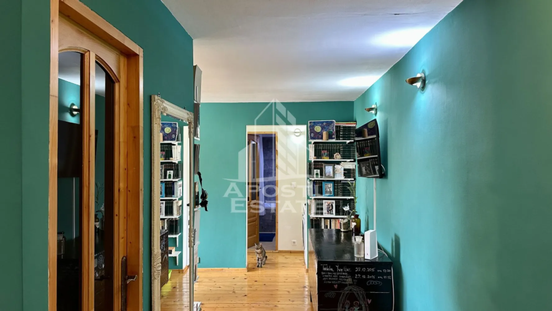 Apartament de vanzare cu 3 camere, 2 bai si o boxa, zona Torontalului