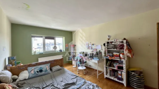 Apartament de vanzare cu 3 camere, 2 bai si o boxa, zona Torontalului