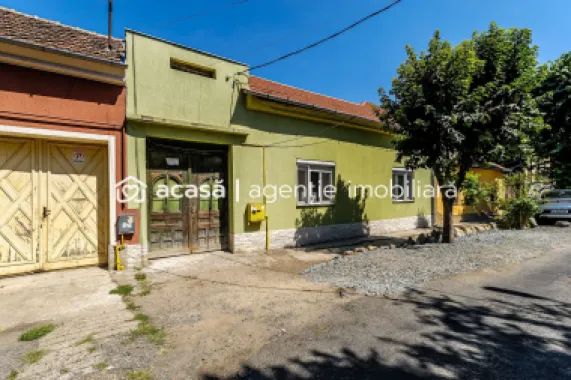 Apartament 2 camere spatios la casa individuala zona Centru Arad