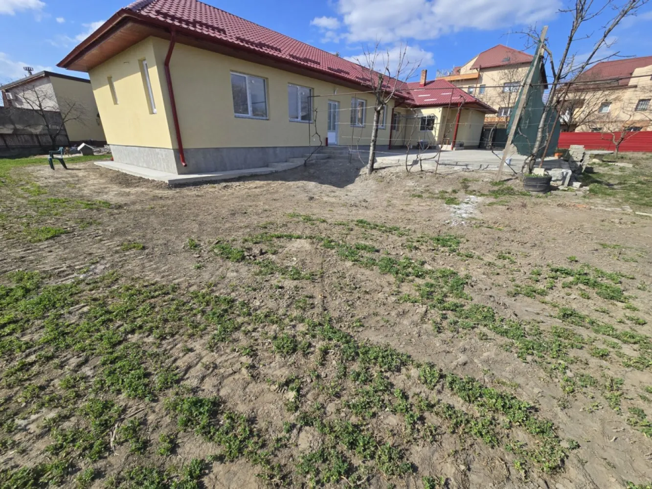 Casa 3 camere, renovată,90 mp, 3500 mp teren, cartier Unirii - Contact 0774048706 Bogdan
De închiriat casă, singur în curte, 2 camere recent renovată,situată în cartierul Unirii suprafața utilă de 90 mp amplasată pe un teren cu suprafață de 500 mp.
Compartimentare:
- 1 bucătărie, 1 baie, 2 dormitoare, 1 hol, 
Detalii:
- centrală termică, calorifere, geamuri termopan
Casa se închiriază mobilată și utilată la prețul de 650 Euro negociabil.
Comisionul perceput este de 50% din valoarea primei chirii si se plateste o singura data in momentul semnarii contractului de inchiriere.
Contact 0774048706 Bogdan
Acest anunț nu corespunde cerințelor tale? Sună la numărul afișat în anunț și unul dintre agenții noștri te va ajuta cu alte oferte personalizate în funcție de cerințele tale.