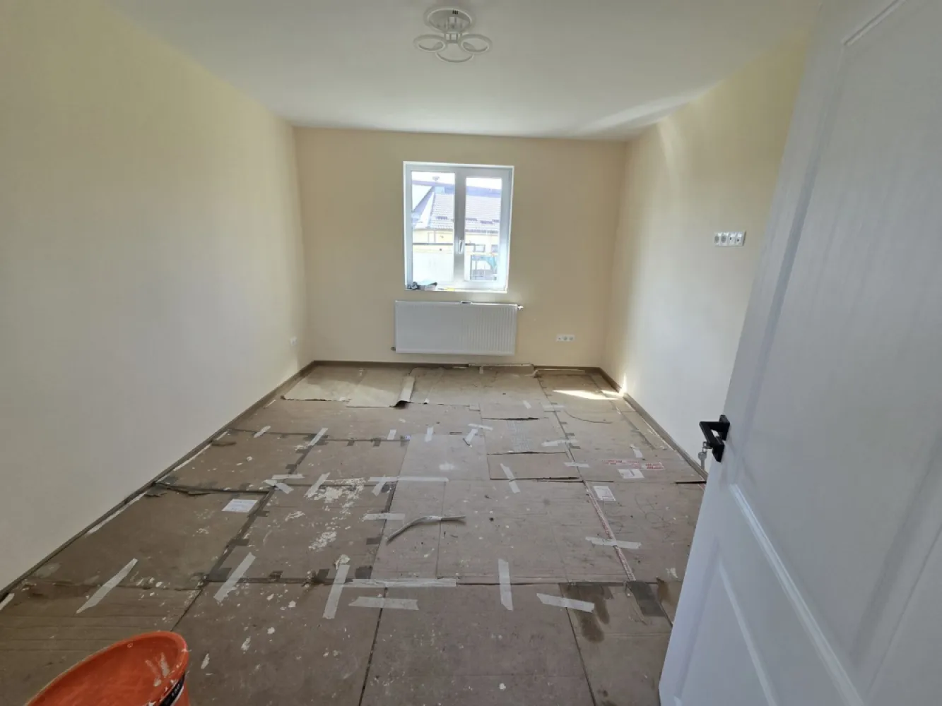 Casa 3 camere, renovată,90 mp, 3500 mp teren, cartier Unirii