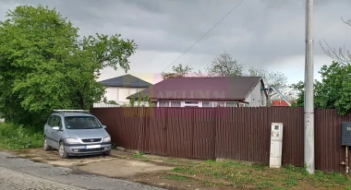Săbăreni, casă 2 camere, baie, bucătărie, terasă, magazie