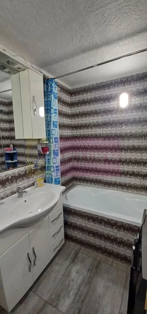 Săbăreni, casă 2 camere, baie, bucătărie, terasă, magazie