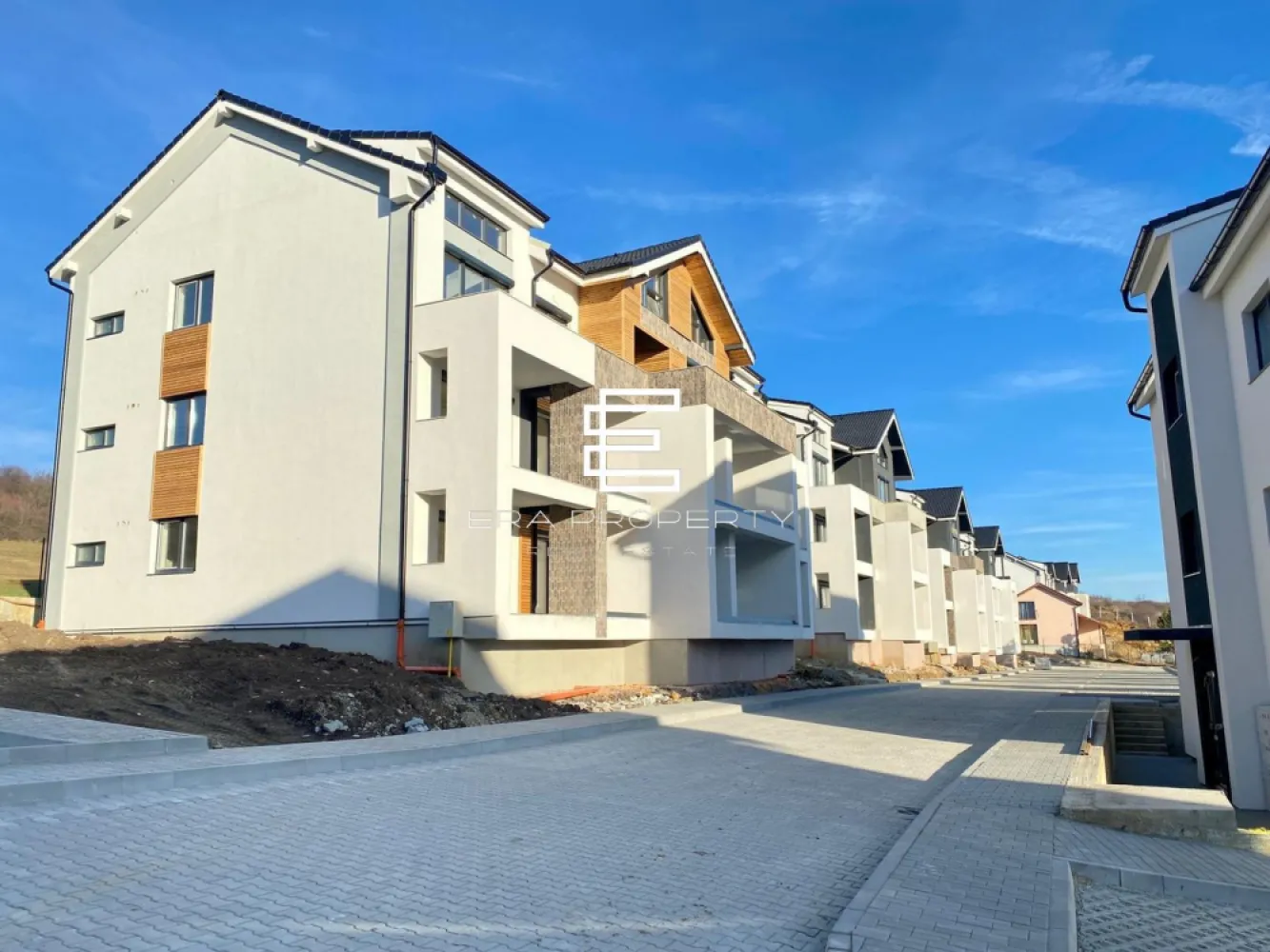 Apartament 3 camere/77 mp, /LA CHEIE /zona Industriala Vest