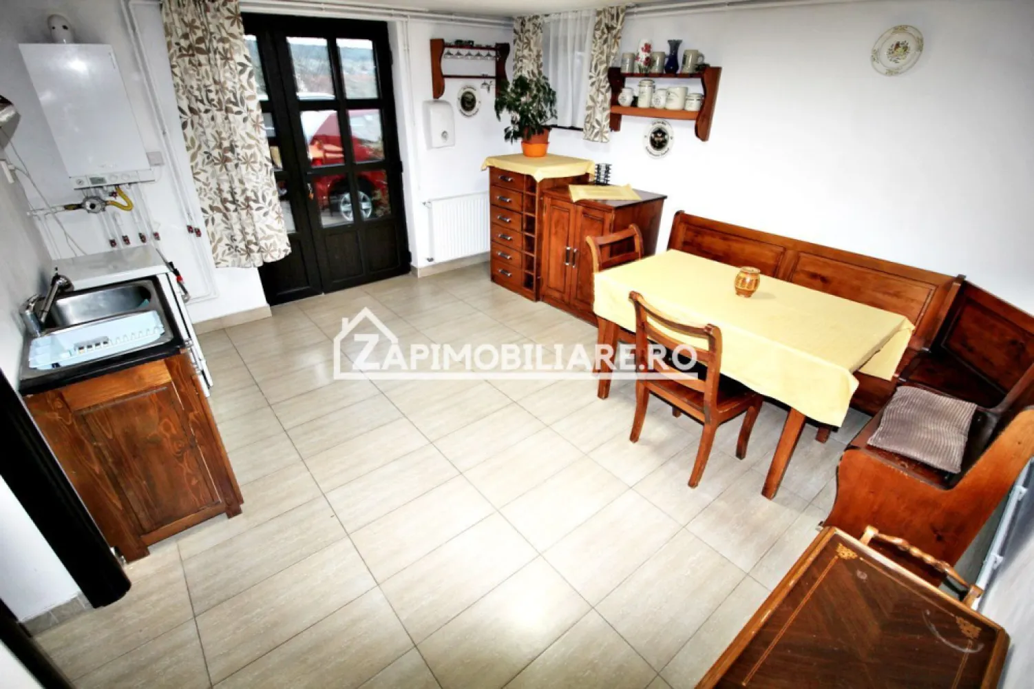 Cazare muncitori Casa 3 camere, 100 mp, 1.000 mp teren, - Contact 0774048706 Bogdan
De închiriat casă 3 camere pentru muncitori,situată în Corunca, suprafața utilă de 100 mp amplasată pe un teren cu suprafață de 2.000 mp.
Compartimentare:
- 1 living, 1 bucătărie, 1 baie, 2 dormitoare, 1 terasă
Prețul 40 ron/persoana / 1 zi

Detalii:
- centrală termică, calorifere, geamuri termopan, 
Casa se închiriază mobilată și utilată la prețul de 50 ron pentru 1 persona/ noapte 
Comisionul perceput este de 50% din valoarea primei chirii si se plateste o singura data in momentul semnarii contractului de inchiriere.
Contact 0774048706 Bogdan
Acest anunț nu corespunde cerințelor tale? Sună la numărul afișat în anunț și unul dintre agenții noștri te va ajuta cu alte oferte personalizate în funcție de cerințele tale.