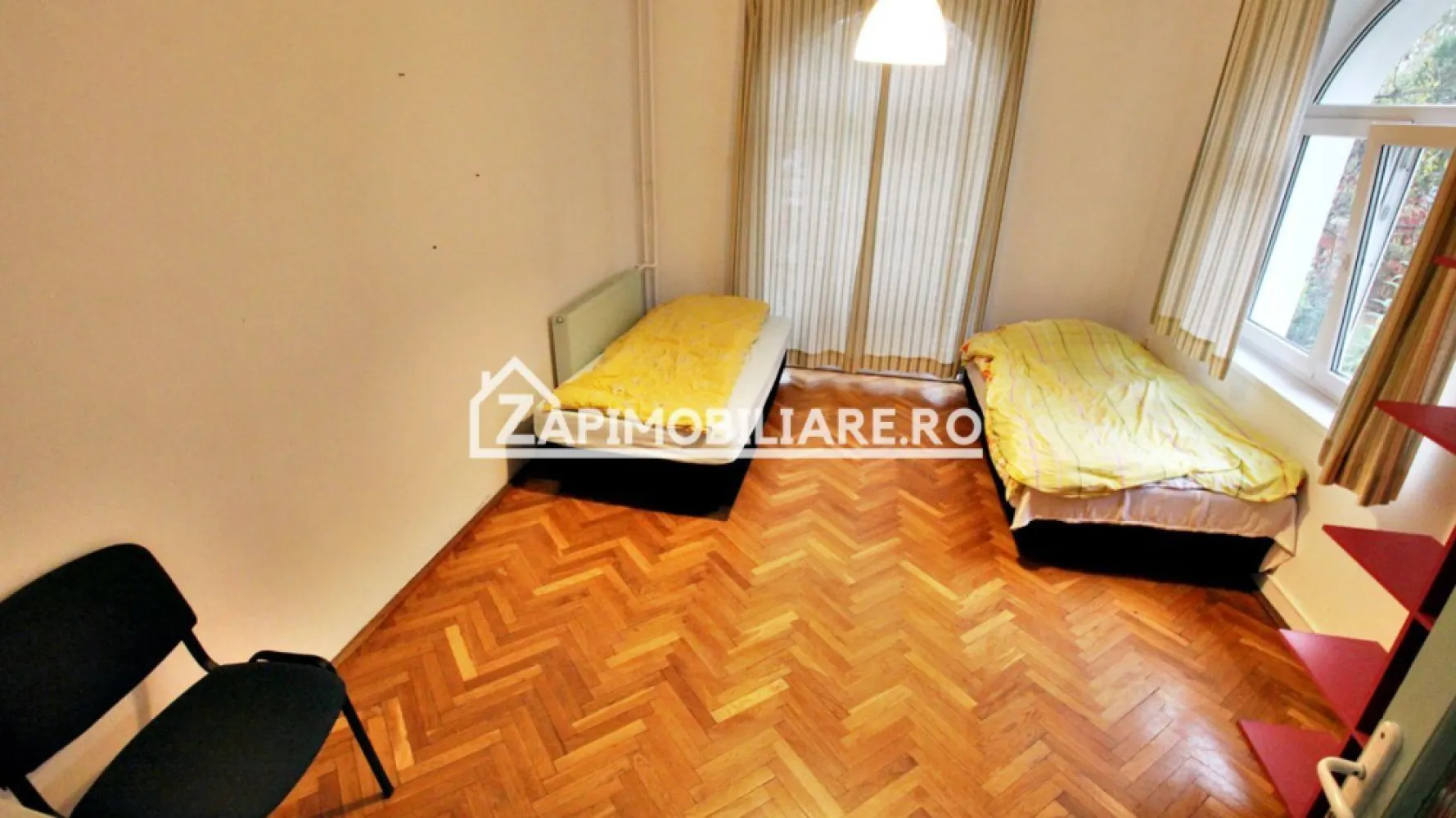 Cazare muncitori 10 camere,3 bucătării,5 băi,10.000 mp teren - De închiriat casă cu 3 nivele 10 camere , 5 băi, 3 bucătării, amplasată pe 10.000 mp teren pe care se poate amenaja ce doreste chiriasul.,situat în Corunca,ideal pentru sedii firme, punct de lucru, cabinet medical, cazare muncitori, 40 ei / zi plus Utilitați 
Detalii:
- centrală termică, calorifere, geamuri termopan.
- la demisol 3 camere , 1 baie, 1 bucătărie, 1 terasă
- la parter 4 camere,1 bucătărie, 1 terasă, 1 living
- 1 la etaj 3 camere 1 bucătarie, 1 living, 2 băi
- 2 terase
- 2 intrări
- 1000 mp teren
- posibilitate parcare 15 masini
- pret cazare muncitori 40 lei /zi plus Utilitați 
- posibilitate de inchiriere si cate 1 etaj
-----------------------------------------------------------------------------------------------------------------------------------------
Comisionul perceput este de 50% din valoarea primei chirii.Și se percepe o singură dată!
Acest anunț nu corespunde cerințelor tale? Sună la numărul afișat în anunț și unul dintre agenții noștri te va ajuta cu alte oferte personalizate în funcție de cerințele tale.