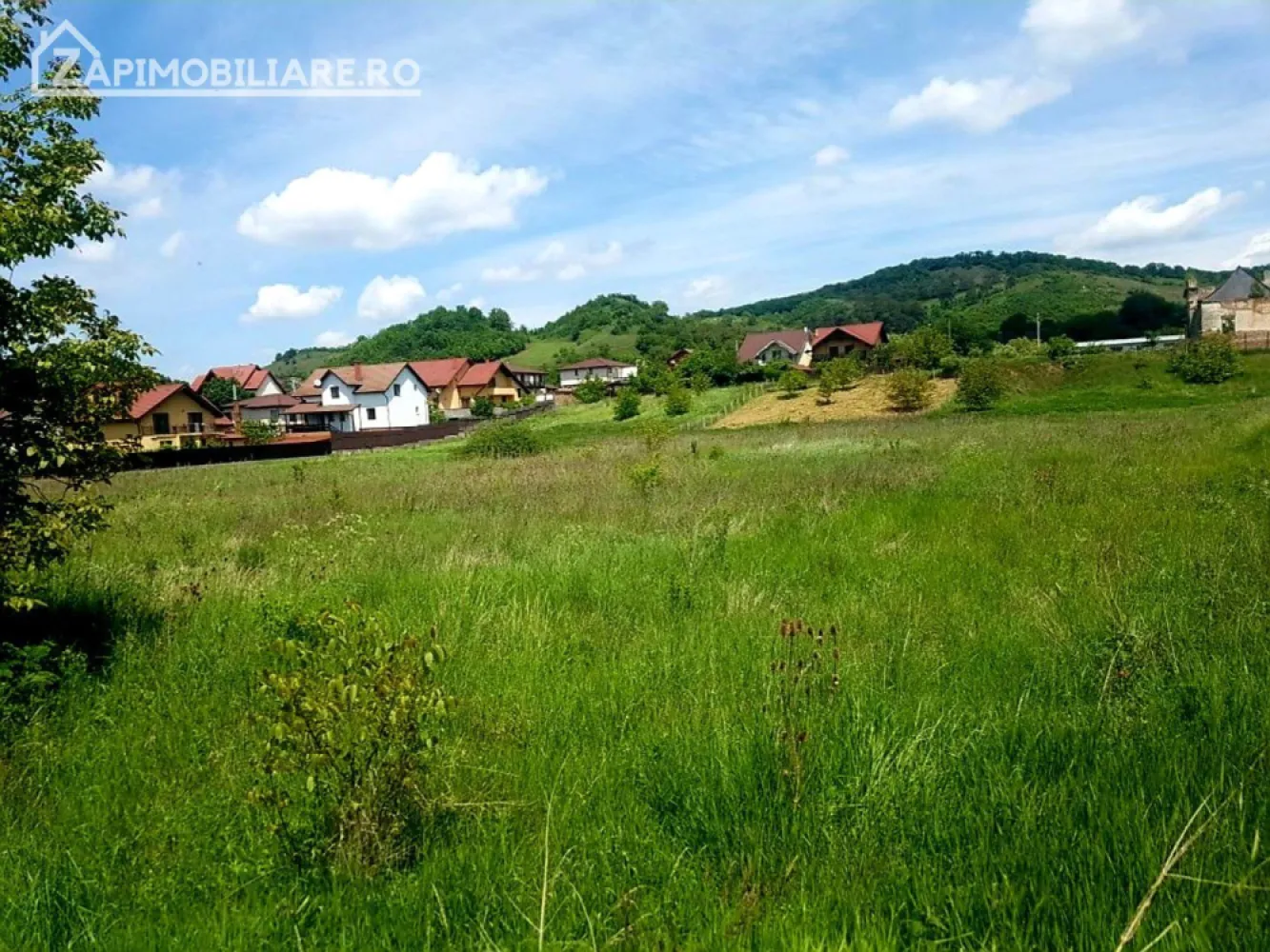 Teren intravilan 5.700 mp in Corunca,zona castelului,34 eu/mp - De vânzare 57 ari de teren intravilan în Corunca(30,5,10,17),zona castelului. Preț. 35 euro /mp,usor negociabil.Utilitati in apropiere.
Dacă vă place această ofertă - sau pentru alte informații sunați la numărul de contact din anunț! 
Compania Zap Imobiliare vă pune la dispoziție toate informațiile, actele și documentele necesare alături de asistență și consiliere permanentă până la finalizarea achiziției imobiliare. Ne dorim să îți oferim cea mai pl ăcută experiență.