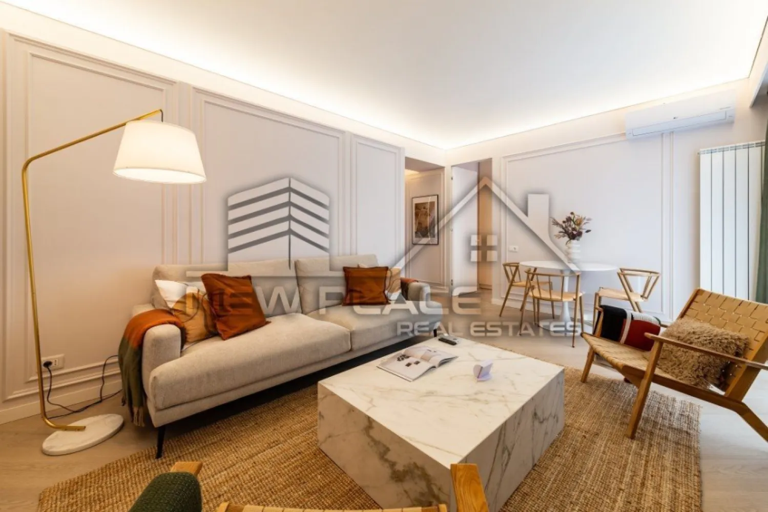 CORTINA NORTH | Apartament exclusivist | 1,300 + TVA | Terasa de 11 mp - New Place Real Estate Company va propune spre inchiriere un apartament situat intr-un complex rezidential exclusivist din zona Aviatiei-Pipera si anume CORTINA NORTH. Cu o amplasare de exceptie in Nordul capitalei, acest ansamblu este unul grandios, cu caracteristici unice imbinate pentru un stil de viata complet, confortabil si activ!

Ansamblul Cortina North completeaza stilul de viata activ, sanatos si securizat cu o gama variata de facilitati: centru fitness, bazin de inot, peste 1,5 km pista de alergare, calitatea aerului data de peste 10,000 mp de spatii verzi, galerii comerciale dedicate, parcari private subterane si supraterane si acces controlat.

Apartamentul este situat la Etajul 10, are o suprafata construita de 101,28 mp si suprafata utila totala de 84.40 mp, are orientare spre Sud Vest, fiind compus din living de 18,00 mp, bucatarie inchisa de 9,80 mp, un dormitor matrimonial de 12,80 mp cu baie proprie de 5,50 mp, un al doilea dormitor de 14,50 mp, baie de serviciu de 3,20 mp, hol de 9,30 mp si un balcon de 11,30 mp.

Apartamentul dispune de un loc de parcare situat la subteranul imobilului.

FINISAJE:
- Fatada ventilata;
- Tamplarie PVC Schuco cu geam tripan termoizolant;
- Ceramica Porcelanosa;
- Obiecte sanitare Daniel Rubinetterie;
- Parchet calitate superioara;
- Usi de intrare securizate Pinum;
- Usi interioare Filomuro.

DOTARI:
- Centrala termica Ariston individuala cu gaz;
- Aer conditionat tip multisplit;
- Videointerfon;
- Utilitati „ready to use” (racorduri individuale la gaze, curent electric, apa curenta);
- Aparatura electrica si cablaje pregatite pentru conexiunea TV si internet;
- Ascensoare – Cate doua pe fiecare tronson.

Pentru mai multe detalii sau oferte similare, nu ezitati sa ne contactati.

Aceasta oferta apartine New Place Real Estate Company.