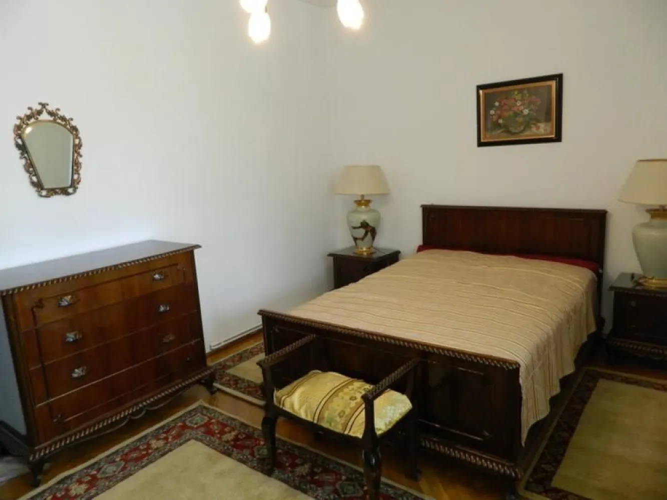 Apartament lux, zona Piata Victoriei, 4 camere , 2 bai, centrala termica terasa - Apartament luxos , 4 camere, 2 bai, terasa spatioasa, bai si bucatarie complet renovate recent.
Zona ultracentrala, metrou statia Piata Victoriei, statie troleibuz la 25 m, numeroase parcari publice in zona
Disponibil imediat . Se inchiriaza complet mobilat si utilat.
Va stam la dispozitie pentru informatii suplimentare sau pentru programarea unei vizionari.
Comisionul agentiei este de 50% din prima prima luna, iar perioada minima a inchirierii este de 12 luni.

Cu deosebita consideratie, 
Arbore Real Estate