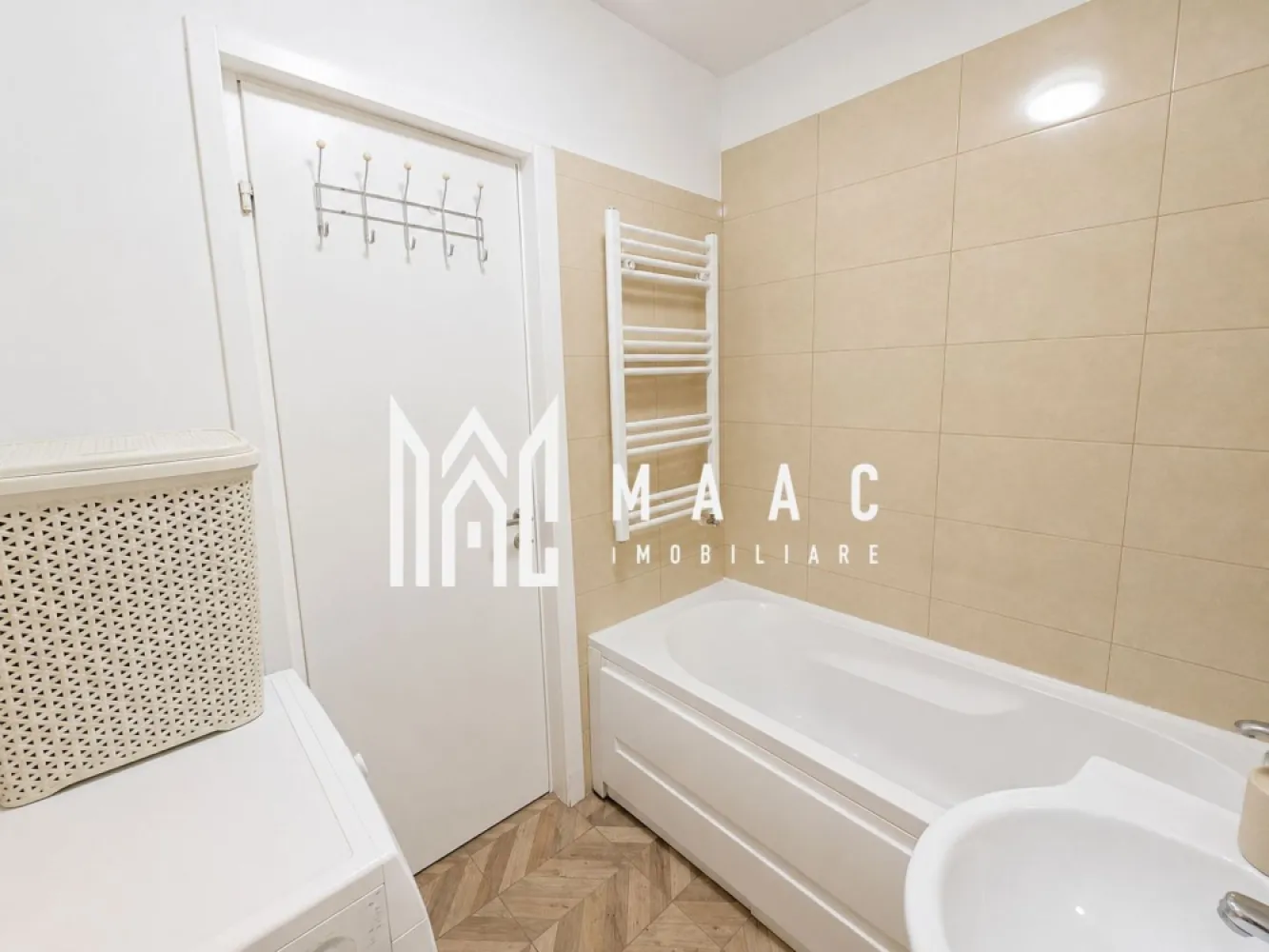 Apartament 3 camere | Etaj 1 | 2 bai | 2 Balcoane | Bloc nou