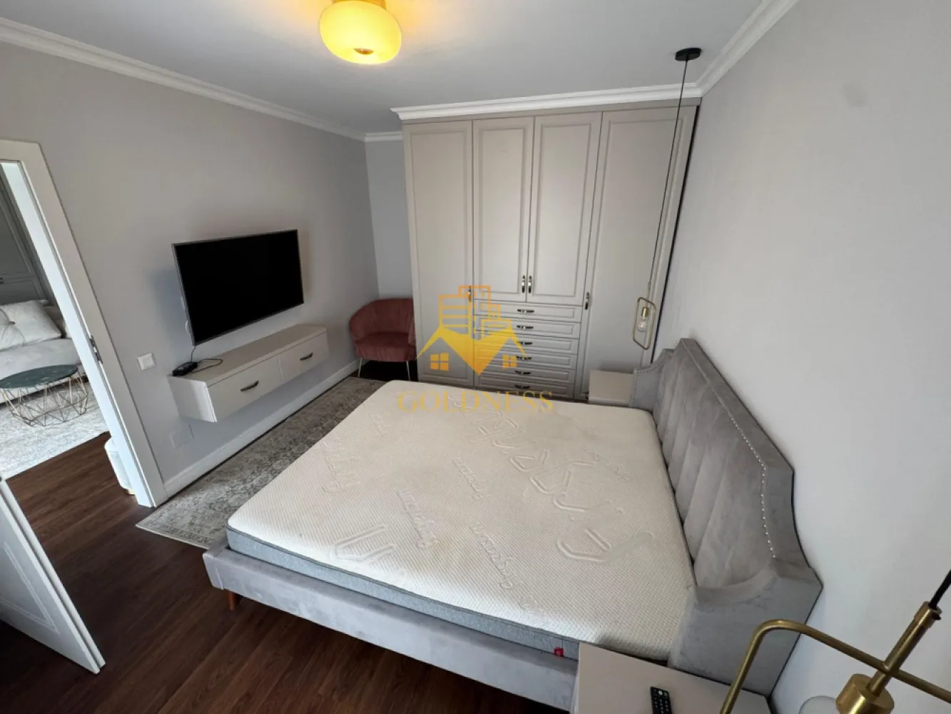 2 camere, lux, bloc nou, parcare, AC, Andrei Muresanu zona Mega Image