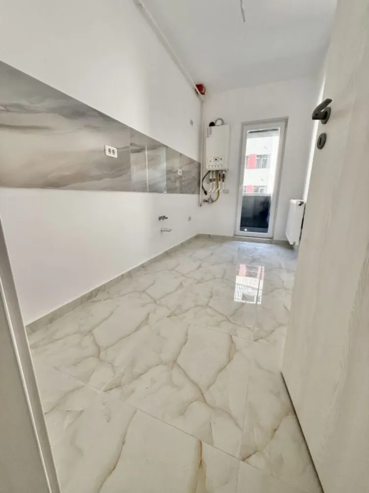 Garsoniera cartier Militari Residence - mutare imediata!! - TVA INCLUS !! Vă prezentăm o garsonieră deosebită, situată în cartierul Militari Residence, într-un bloc modern cu regim de înălțime P+4, poziționat strategic pentru a vă oferi confort și accesibilitate. Detalii proprietate: - Tip: Garsonieră - Finalizata - mutare imediata !! - Locație: Militari Residence Avantaje: - Bloc nou, construit cu materiale de calitate, garantând un standard ridicat de confort. - Poziție excelentă, în imediata apropiere a mijloacelor de transport în comun, pentru o deplasare facilă către orice zonă a orașului. - Acces rapid la instituții educaționale (școli publice), centre comerciale, supermarketuri și mall-uri. - Zonă liniștită, ideală pentru locuit sau investiție. Acum este momentul să achiziționați locuința visurilor dumneavoastră! Contactați-ne pentru mai multe detalii și programarea unei vizionări. }}