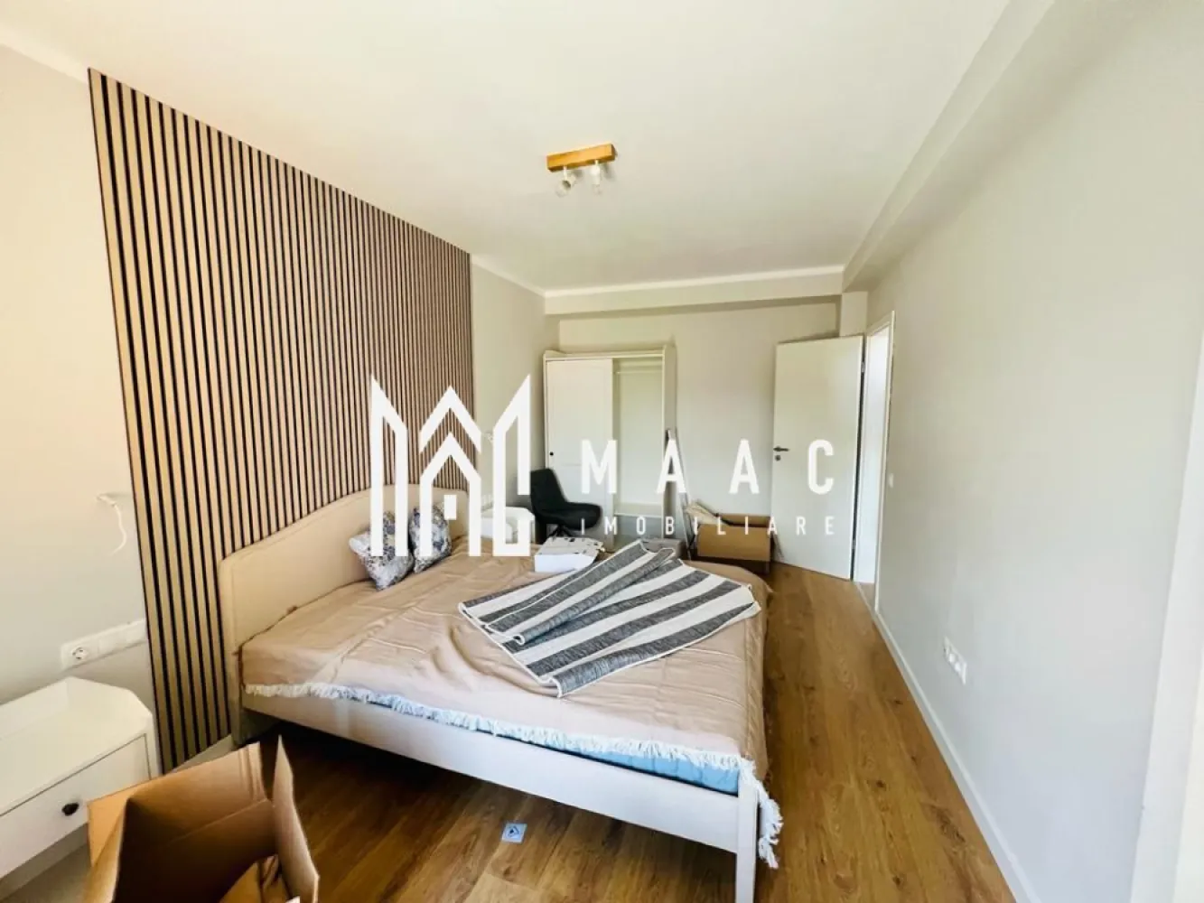 Apartament 4 camere | La alb | Cartier reziential | 100 MP
