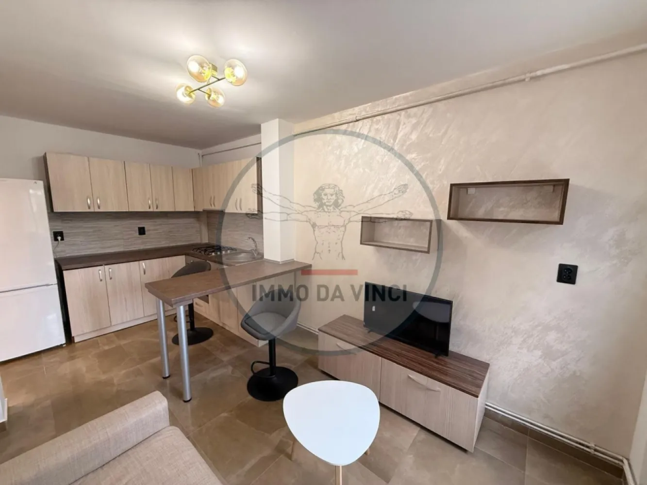 Apartament 4 camere finisat modern Zona Aurel Vlaicu - 🏢 Apartament 4 camere de vanzare
📏 Suprafață utilă: 78 mp 🏗️ Suprafață construită: 82 mp
🛏️ 3 dormitoare
🛁 2 băi
🍽️ 1 bucătărie
🗄️ 1 debara

✨ Finisat modern, mobilat și utilat
📍 Zona Aurel Vlaicu, Cluj-Napoca
🚗 Bloc retras de la trafic
🏠 Parter, bloc reabilitat termic
🔥 Centrală proprie
❄️ Aer condiționat
🔄 Posibilitate decomandare: 4 dormitoare separate

🔑 Posibilitate de închiriere în 2 apartamente distincte
Primul: living + bucătărie + dormitor + baie (chirii estimate 400-500 EUR)
Al doilea: living + bucătărie + 2 dormitoare + baie (chirii estimate 600-700 EUR)

💡 Oportunitate reală de investiție sau locuință pentru familie
Pentru mai multe detalii cat si poze / video va rugam sa ne contactati telefonic.
📞 Contact: 0756 935 933