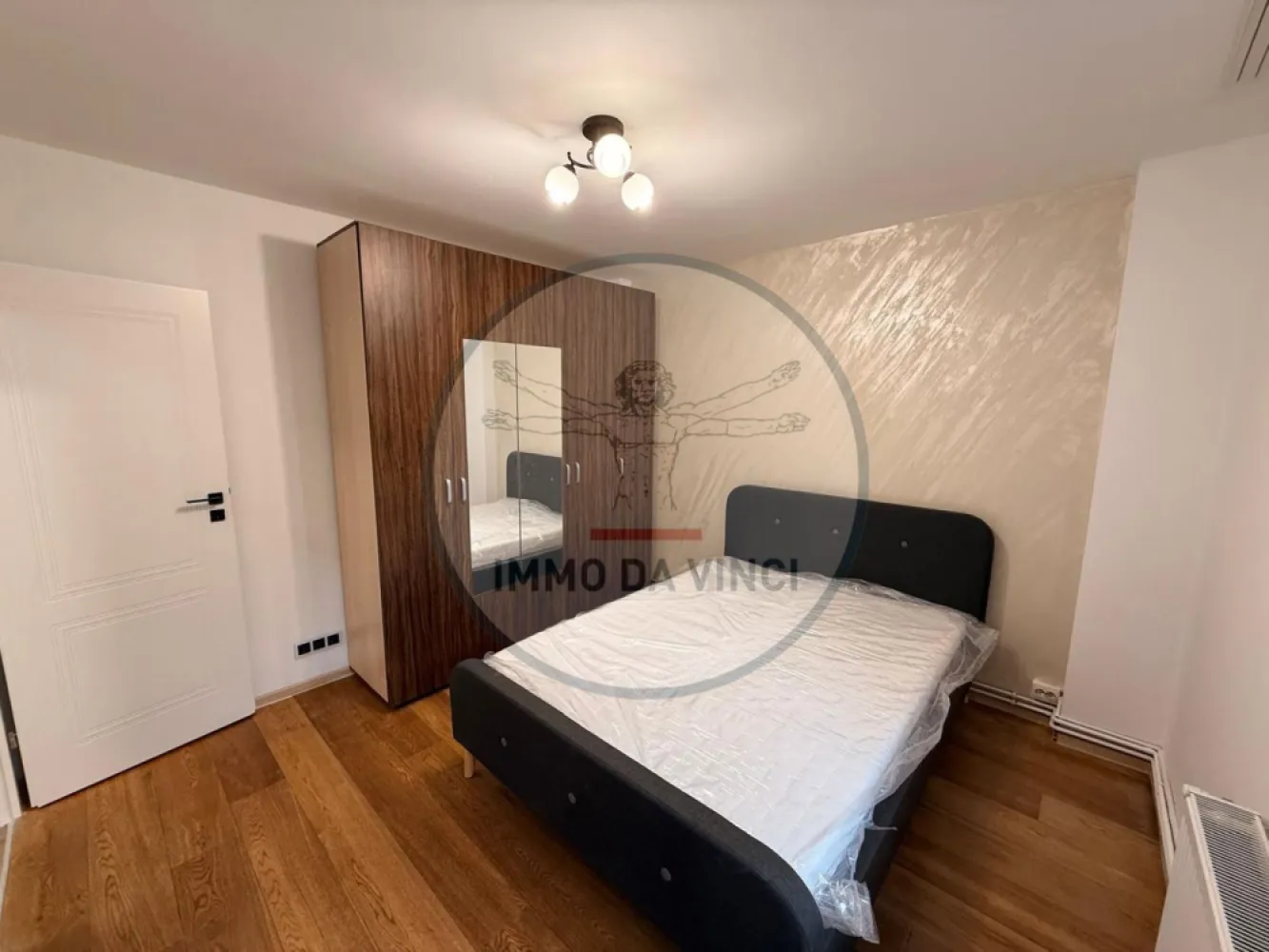 Apartament 4 camere finisat modern Zona Aurel Vlaicu - 🏢 Apartament 4 camere de vanzare
📏 Suprafață utilă: 78 mp 🏗️ Suprafață construită: 82 mp
🛏️ 3 dormitoare
🛁 2 băi
🍽️ 1 bucătărie
🗄️ 1 debara

✨ Finisat modern, mobilat și utilat
📍 Zona Aurel Vlaicu, Cluj-Napoca
🚗 Bloc retras de la trafic
🏠 Parter, bloc reabilitat termic
🔥 Centrală proprie
❄️ Aer condiționat
🔄 Posibilitate decomandare: 4 dormitoare separate

🔑 Posibilitate de închiriere în 2 apartamente distincte
Primul: living + bucătărie + dormitor + baie (chirii estimate 400-500 EUR)
Al doilea: living + bucătărie + 2 dormitoare + baie (chirii estimate 600-700 EUR)

💡 Oportunitate reală de investiție sau locuință pentru familie
Pentru mai multe detalii cat si poze / video va rugam sa ne contactati telefonic.
📞 Contact: 0756 935 933
