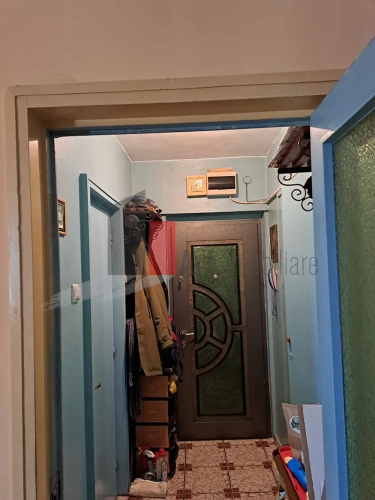 Drumul Taberei - AFI Cotroceni - Drumul Taberei, Orizont, in apropiere de AFI Cotroceni, semistradal, etaj 6/10, confort 1, semidecomandat, 2 balcoane, curat. Blocul se afla langa statii metrou, STB, numeroase centre comerciale, scoli, parc. Actele sunt pregatite pentru vanzare