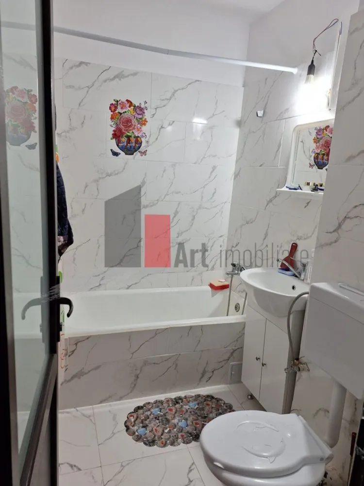 garsoniera Drumul Taberei - Drumul Taberei, semistradal, confort 1, etaj 9, imbunatatiri, mobilata si utilata. Actele sunt pregatite pentru vanzare. In imediata apropiere se afla metrou, STB, numeroase centre comerciale Kaufland Auchan, piata parc Moghioros