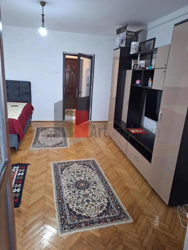 garsoniera Drumul Taberei - Drumul Taberei, semistradal, confort 1, etaj 9, imbunatatiri, mobilata si utilata. Actele sunt pregatite pentru vanzare. In imediata apropiere se afla metrou, STB, numeroase centre comerciale Kaufland Auchan, piata parc Moghioros