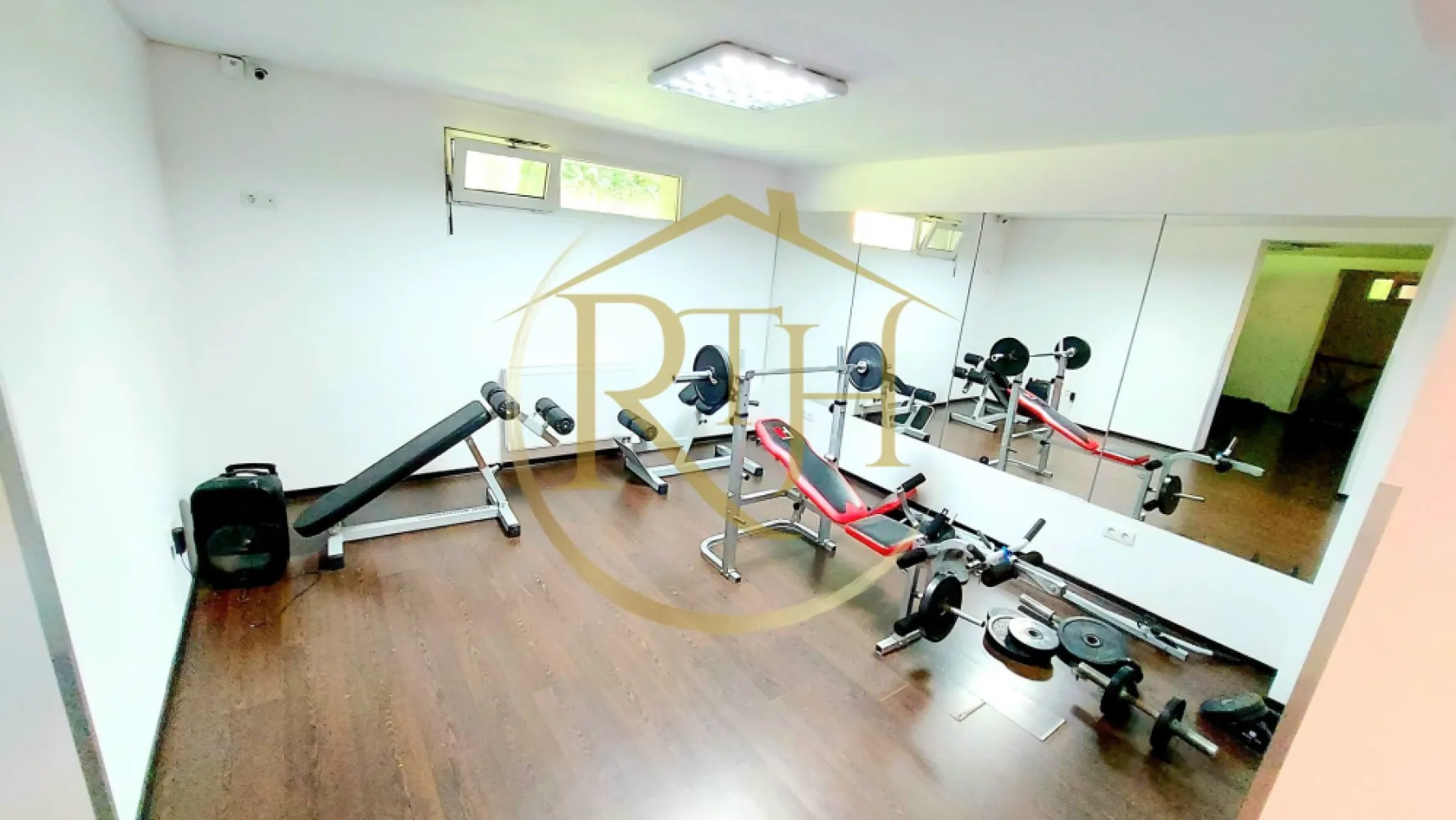 Oferim spre inchiriere apartament cu 1 camera,loc de parcare,Complex Studentesc