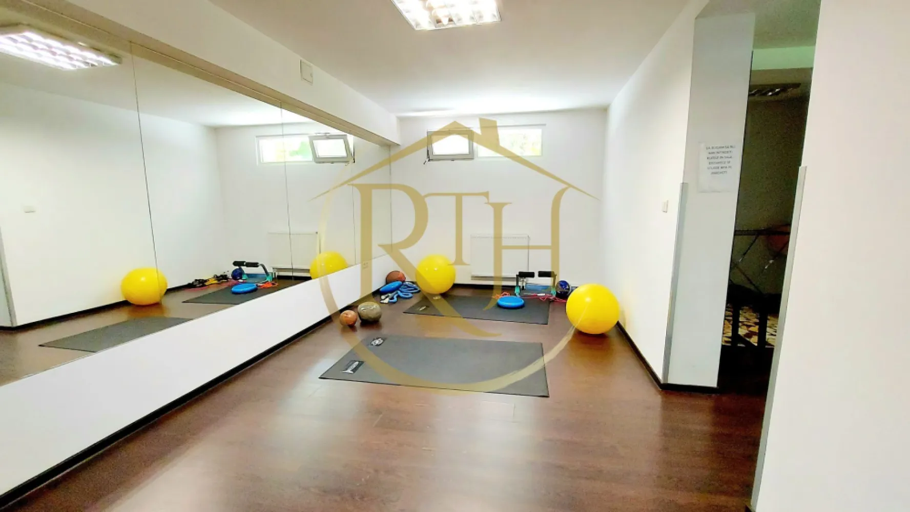 Oferim spre inchiriere apartament cu 1 camera,loc de parcare,Complex Studentesc