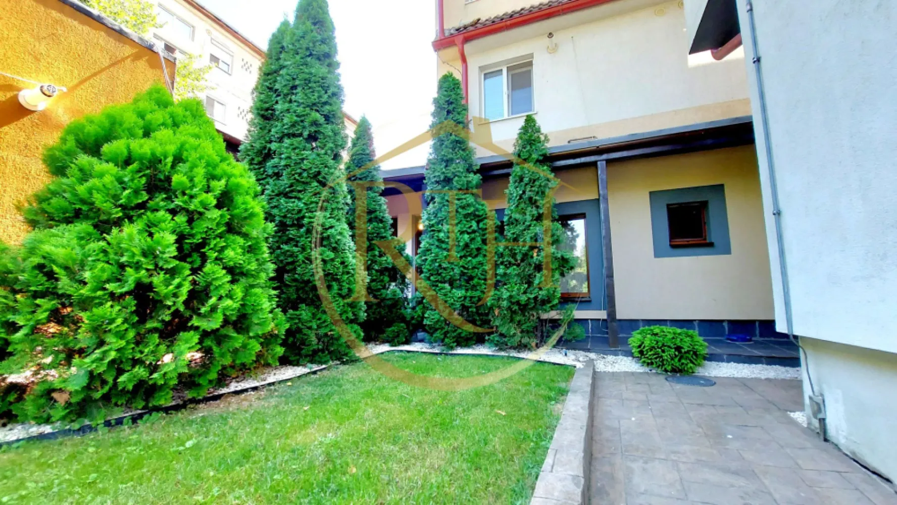 Oferim spre inchiriere apartament cu 1 camera,loc de parcare,Complex Studentesc