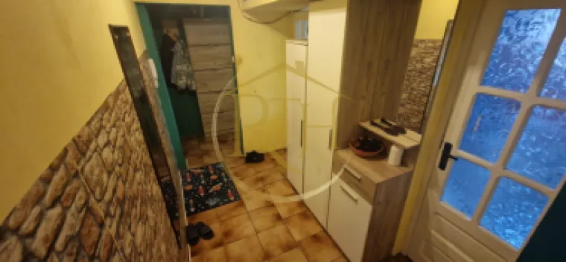 Vand apartament cu 4 camere in zona spitalul judetean,comision ,,0''