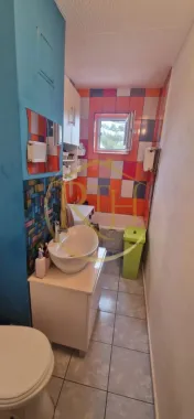Vand apartament cu 4 camere in zona spitalul judetean,comision ,,0''