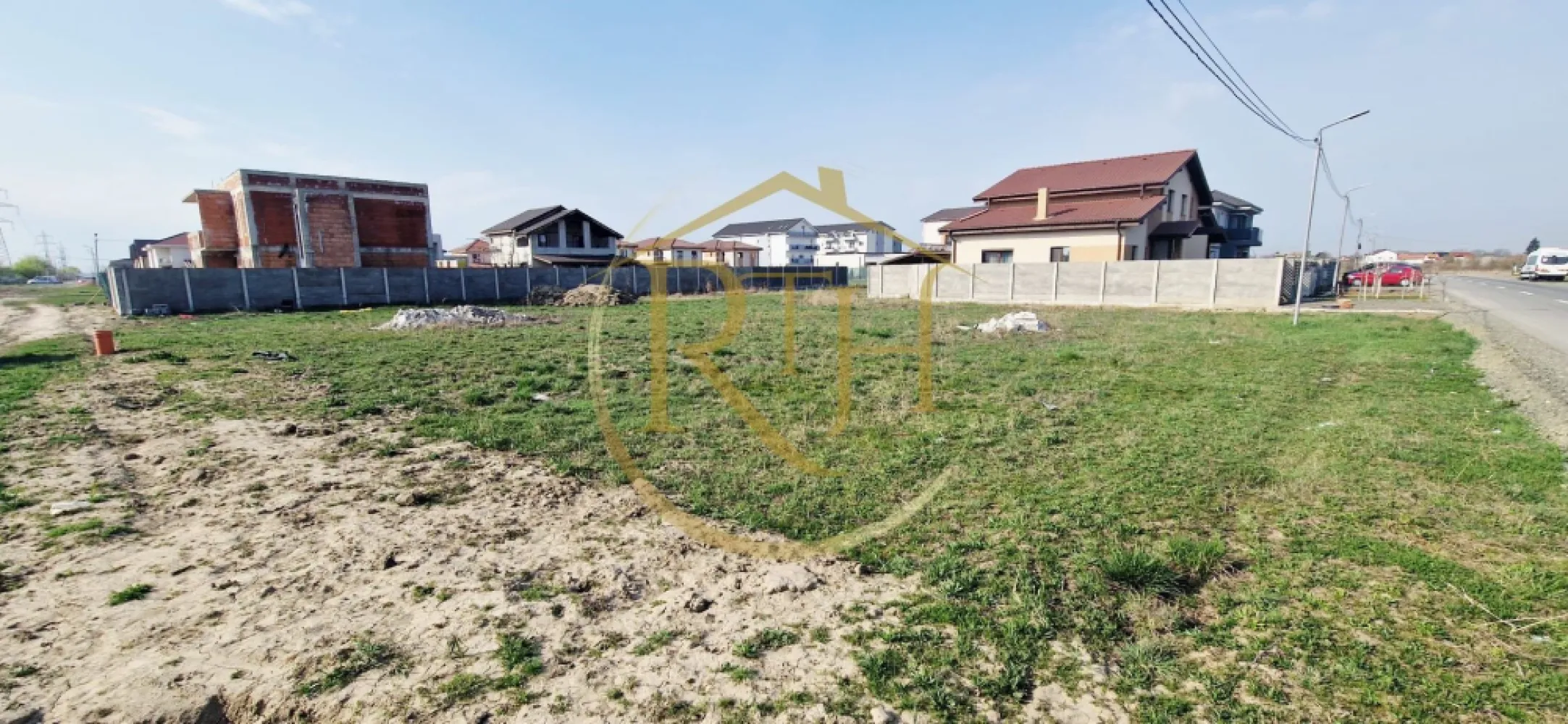 Vand teren intravilan cu proiect si autorizatie de constructie in Giroc - Vă prezentăm o proprietate cu adevărat valoroasă, ideală pentru construcția unei locuințe moderne sau pentru investiție sigură: teren intravilan în suprafață de 454 mp, poziționat excelent, cu 3 fronturi stradale, dintre care frontul principal măsoară 17 ml.

Unul dintre marile avantaje ale acestui teren este faptul că se vinde cu autorizație de construcție valabilă și proiect complet inclus, pentru o locuință cu regim de înălțime P + M (parter + mansardă) – ceea ce permite demararea imediată a construcției, fără întârzieri sau costuri suplimentare pentru documentație.

Caracteristici și beneficii:

Suprafață teren: 454 mp
Front stradal principal: 17 ml
3 fronturi stradale – acces facil și versatilitate în proiectare
Toate utilitățile la limita proprietății (apă, gaz, curent, canalizare)
Autorizație de construcție inclusă
Proiect complet inclus în preț

Regim urbanistic:

Regim de înălțime: P + 1E + M

Destinație: locuință individuală sau duplex

POT: 35%

CUT: 1.05

Datorită poziționării și configurației, terenul oferă multiple posibilități de dezvoltare, fiind potrivit atât pentru locuință personală, cât și pentru proiecte imobiliare.

Preț: 125.000 euro (negociabil)/ nu se plateste comision.

Pentru informații suplimentare sau programarea unei vizionări, vă stăm la dispoziție.
Investiție sigură, cu toate etapele pregătite pentru construcție!

Proprietate reprezentată de RealTimHouse.ro - Un pas spre un loc doar al tău!
