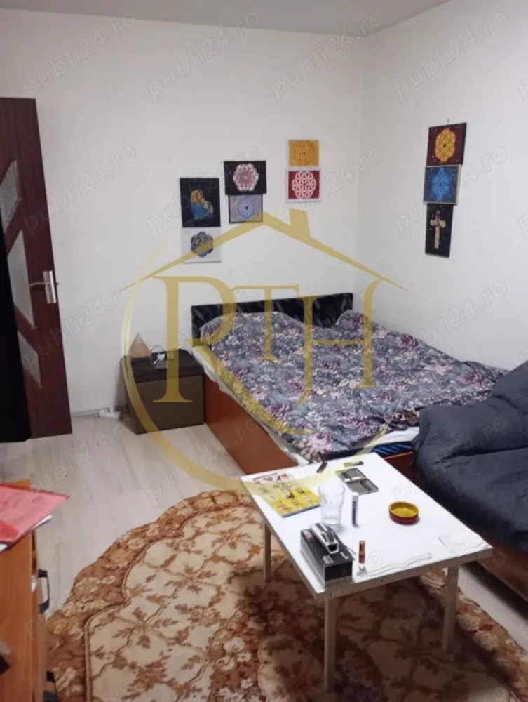 Oferim spre vanzare garsoniera, situata la etajul 2, zona Dambovita - Oferim spre vanzare, garsoniera situata la etajul 2 din 4 in zona Dambovita, foarte aproape de Lidl, Piata Flavia, Aurora si mijloace de transport in comun . Garsoniera este compus din hol intrare, camera, baie cu cabina de dus, bucatarie separata, avand suprafata utila de aproximativ 22 mp . 
Se vinde semi-mobilata si utilata . 
Pret : 45500 euro usor negociabil .