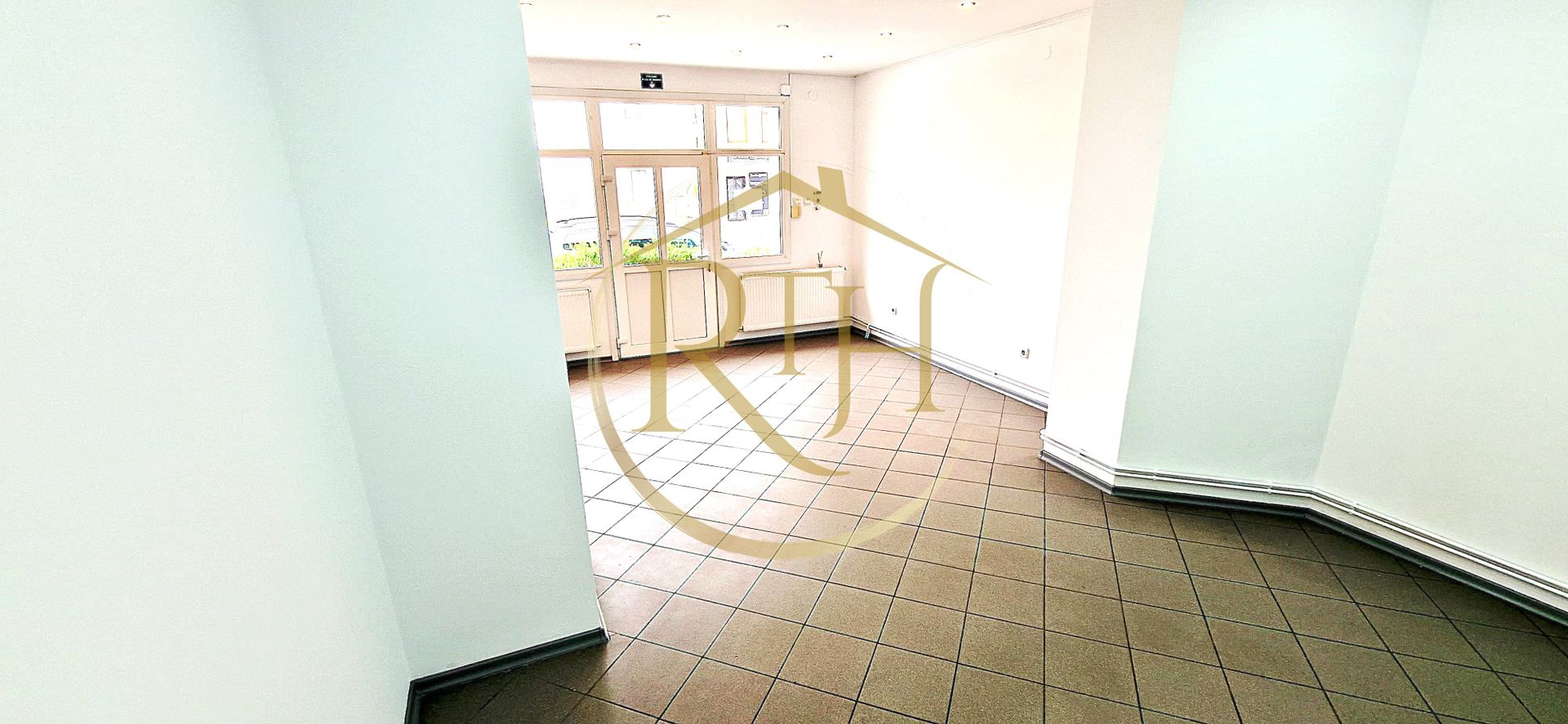 Spațiu comercial/birouri de închiriat – vad comercial excelent – zona Bălcescu