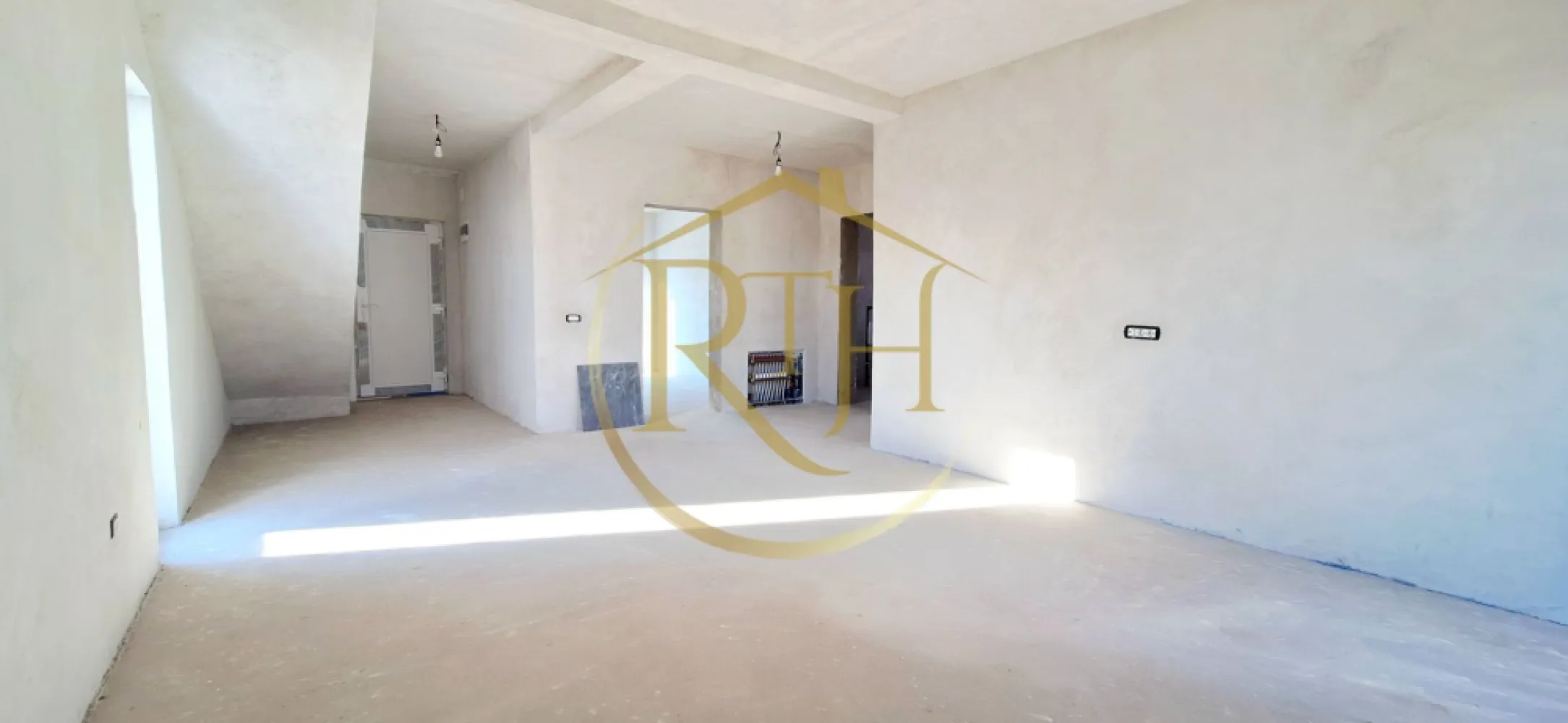Oferim spre vanzare Case-Duplex cu 4 camere, situate in Giroc, 0% comision