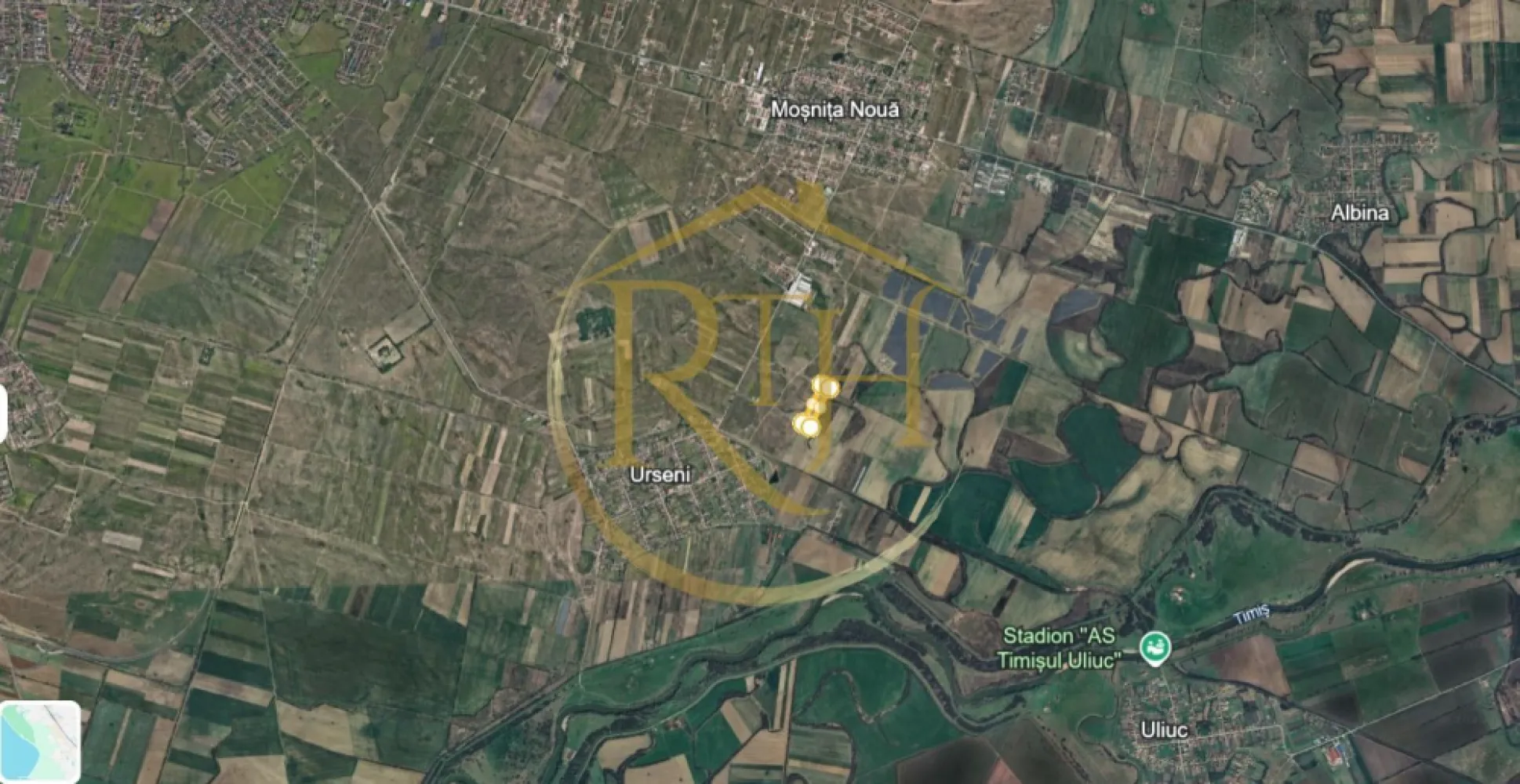 18 loturi de teren, Urseni – oportunitate excelentă pentru investitori - Vă propunem spre vânzare parcele de teren situate în localitatea Urseni, pe drumul care leagă Urseni de Moșnița Nouă – o zonă aflată într-o continuă expansiune rezidențială, cu un potențial excelent pentru dezvoltări imobiliare.
Din totalul proprietății, 14 parcele sunt destinate construcției de case individuale sau duplexuri, 3 parcele sunt prevăzute pentru spații de servicii și locuințe, iar 1 parcelă este rezervată pentru spații verzi, asigurând un echilibru urbanistic plăcut și funcțional.
Suprafețele terenurilor variază între 570 mp și 700 mp, oferind flexibilitate în proiectarea viitoarelor construcții. Accesul se face pe drumuri pietruite, iar terenurile se vând fără utilități, acestea urmând să fie trase ulterior de către cumpărător.
Vânzarea se face la bucata sau în întregime pentru toate cele 18 parcele, fiind o oportunitate ideală pentru investitori sau dezvoltatori imobiliari care doresc să dezvolte un proiect unitar, într-o zonă în plină creștere.
Utilitatile precum apa, curentul, gaz sunt la o distanta de aproximativ 500 m .

Această proprietate reprezintă o investiție strategică, potrivită atât pentru dezvoltare rezidențială, cât și pentru proiecte mixte – locuințe și servicii.
Prețul este 62 euro / mp pentru parcelele pentru locuinte, cu maxim 2 apartamente/imobil - pentru duplexuri .
Pretulul pentru parcelele de bloc - dotari si servicii la parter cu posibilitatea de locuire la etajele superioare cu maxim 6 apartamente/imobil este de 78 euro mp .
Pentru mai multe detalii, acte și informații suplimentare, vă rugăm să ne contactați telefonic.
Proprietate reprezentată iin exclusivitate de RealTimHouse.ro – Un pas spre un loc doar al tău!