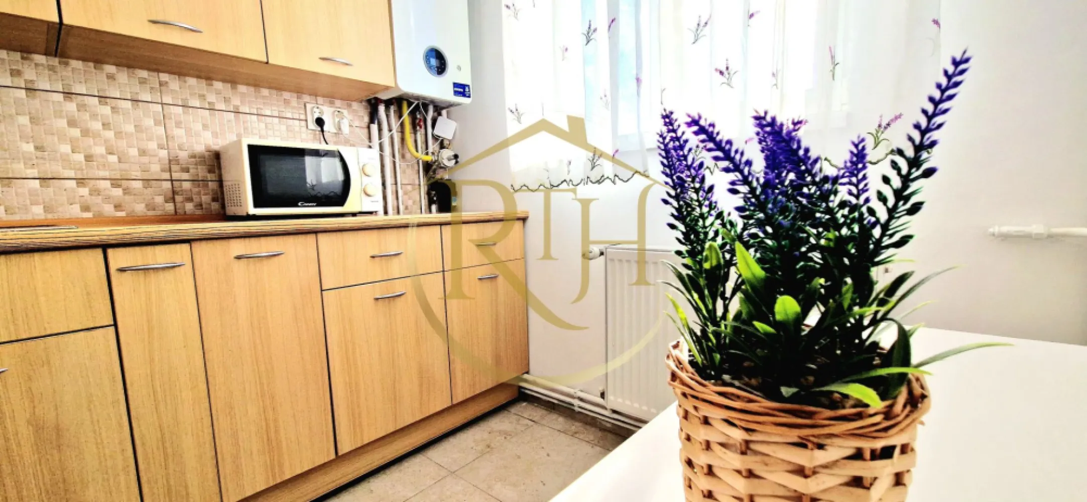 Inchiriez apartament modern cu 2 camere –zona Circumvalatiunii-Complex Favorit