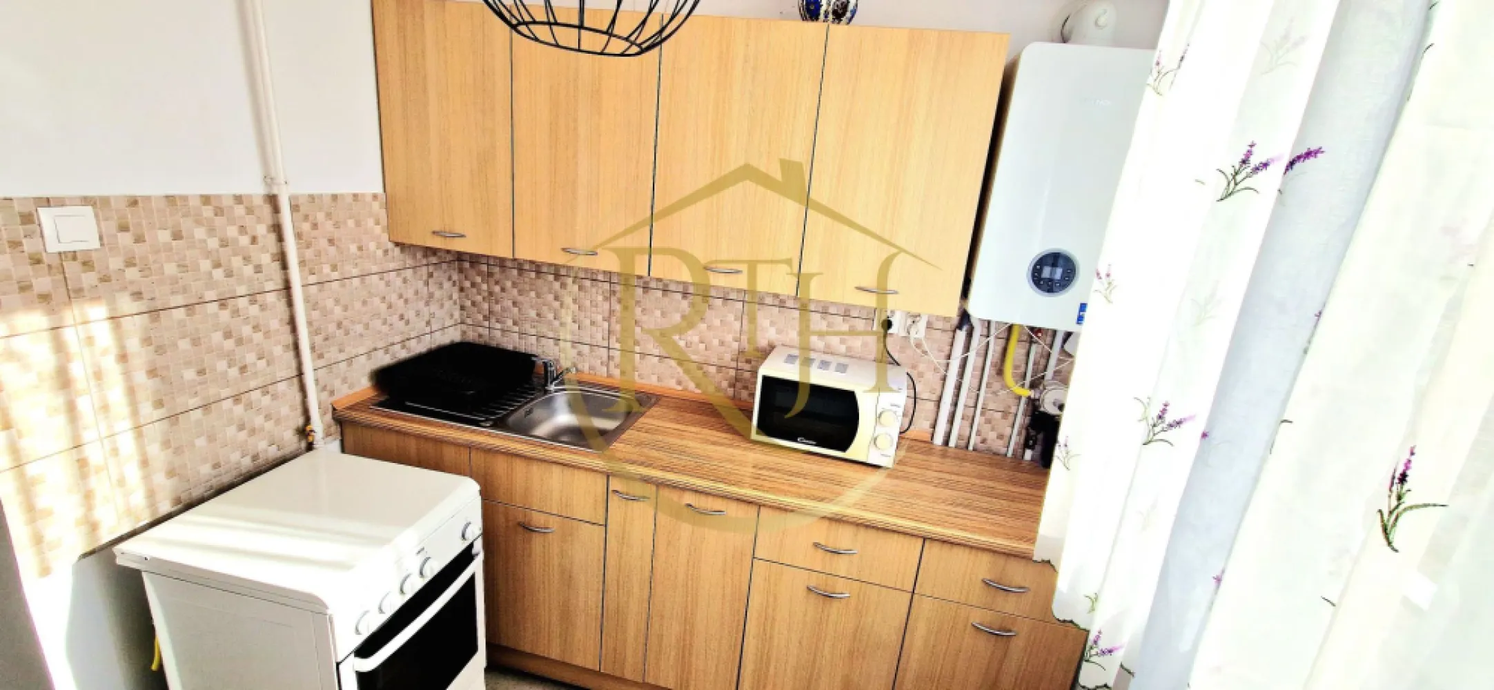 Inchiriez apartament modern cu 2 camere –zona Circumvalatiunii-Complex Favorit