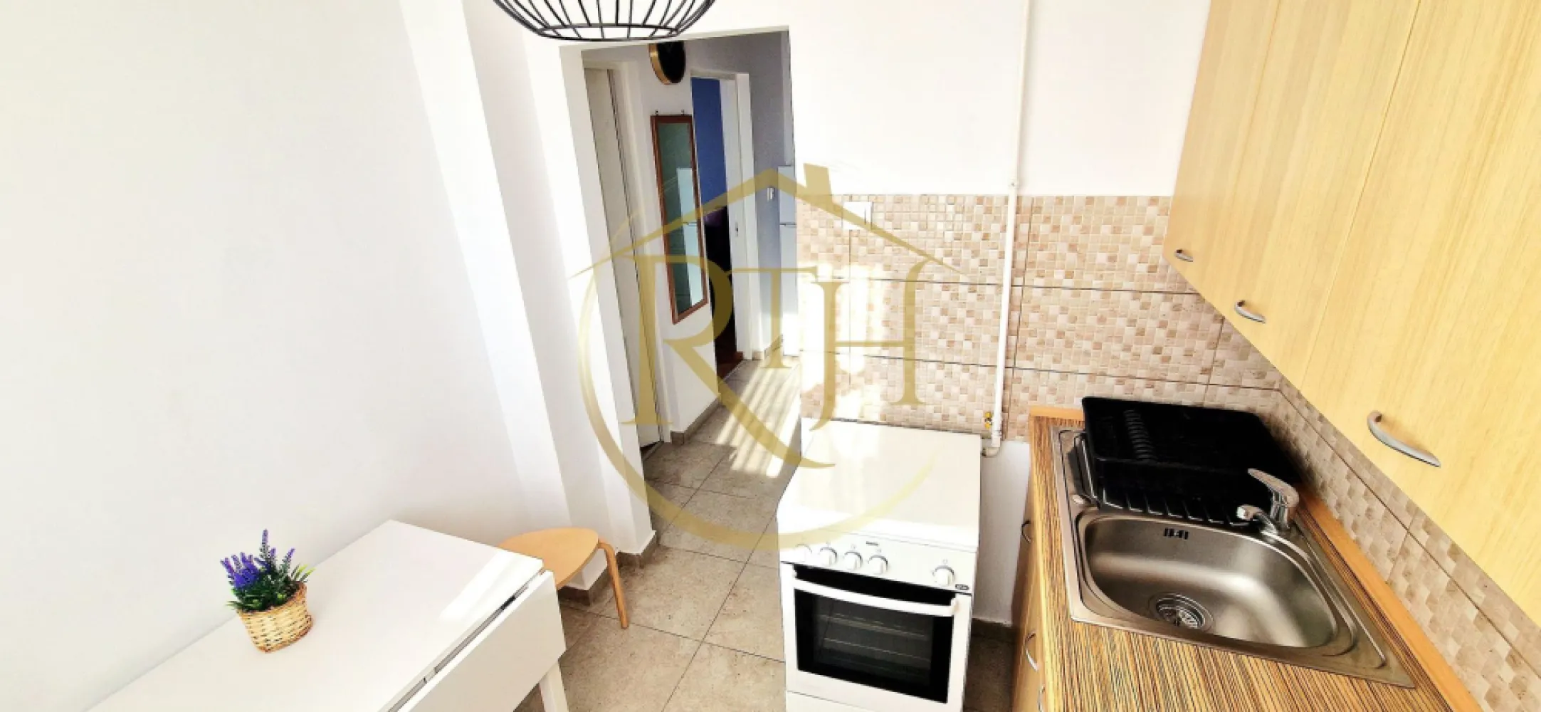 Inchiriez apartament modern cu 2 camere –zona Circumvalatiunii-Complex Favorit