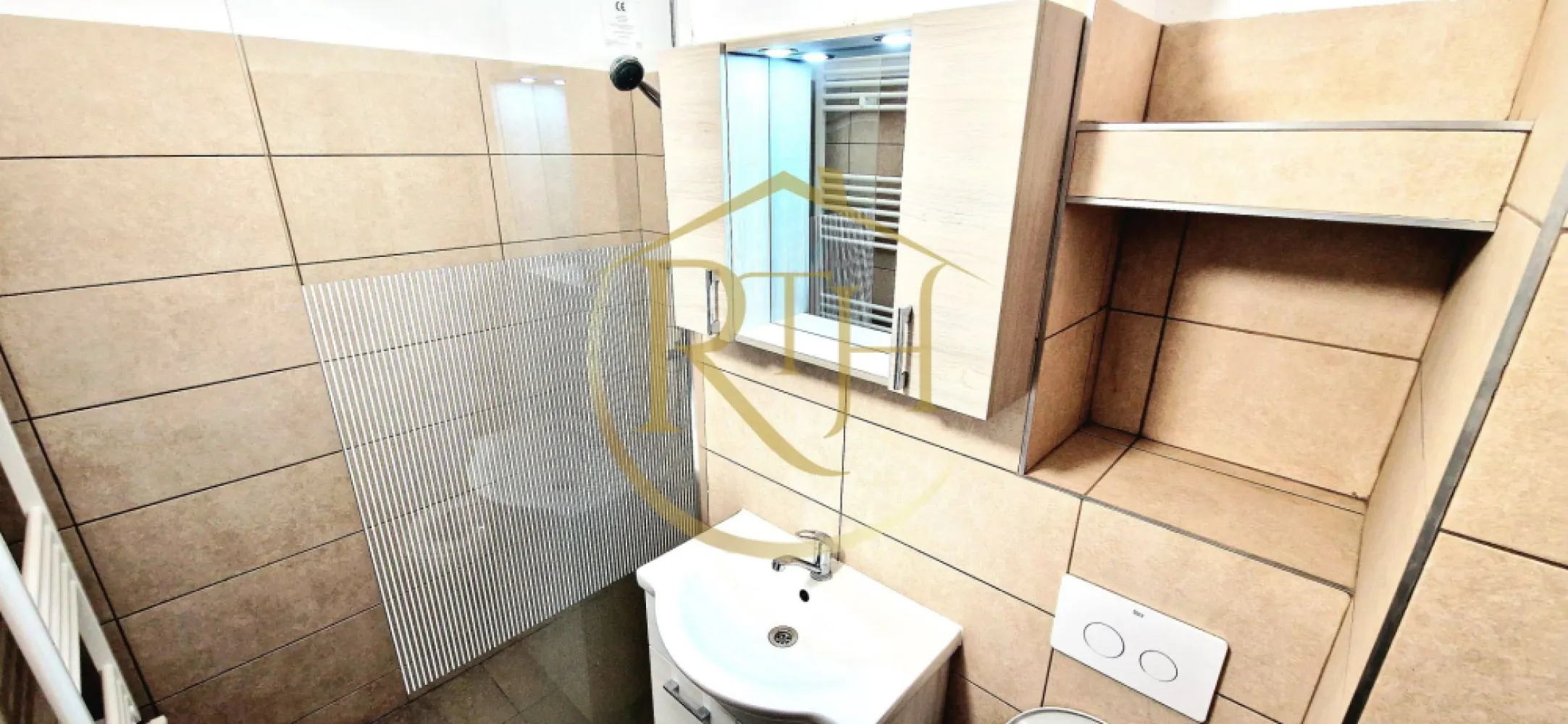 Inchiriez apartament modern cu 2 camere –zona Circumvalatiunii-Complex Favorit