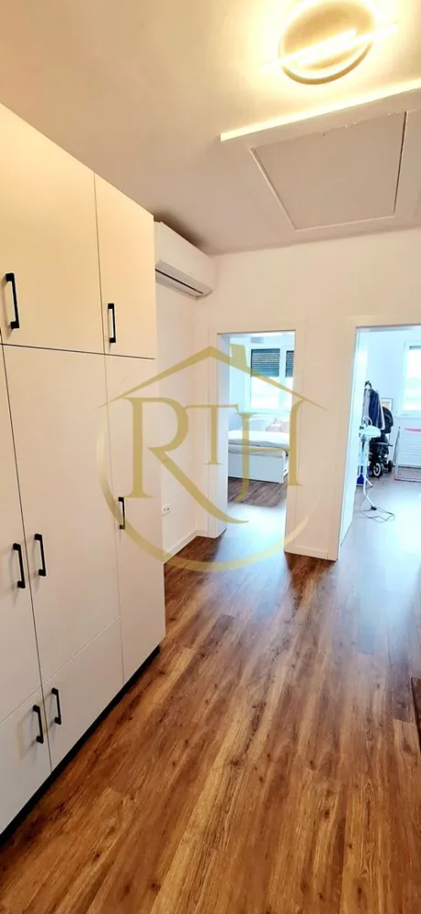 Oferim spre vanzare Casa tip Duplex, situata in Giroc in apropiere de DAF
