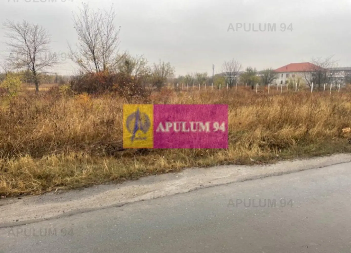 Teren Soseaua Alexandriei- Pasarela Bragadiru. - Compania Imobiliara Apulum 94 va propune un teren situat stradal pe Soseaua Alexandriei- langa Pasarela Bragadiru, in apropiere de centura.
Terenul are 2 deschideri, fiind cu iesire la doua drumuri.
In fata terenului sunt toate utilitatile- curent, apa, gaze, canal. 
Terenul se poate extinde cu alte 3 loturi a cate 5000 mp cu aceeasi deschidere fiecare. 
Pentru vizionare si mai multe detalii nu ezitati sa ma contatati pe nr 0733683446- Laura Ionescu. 
COMISIONUL AGENTIEI ESTE 3%+TVA.