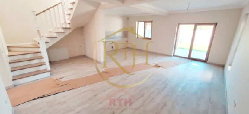 Oferim spre vanzare Duplex cu 5 camere situat in Giroc aproape de DAF