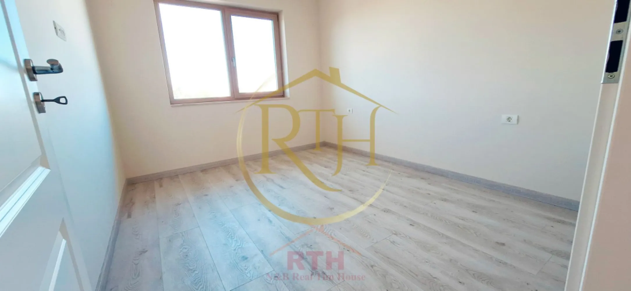 Oferim spre vanzare Duplex cu 5 camere situat in Giroc aproape de DAF