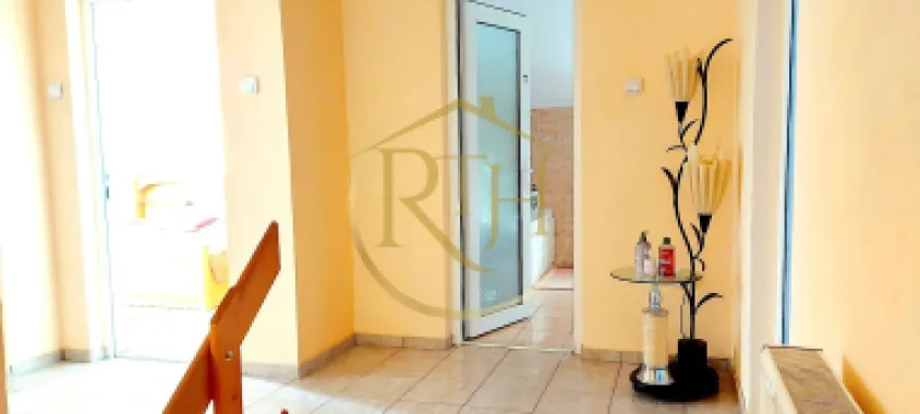 Oferim spre vanzare casa, 6 camere, 162mp utili, 809mp teren, in Giroc