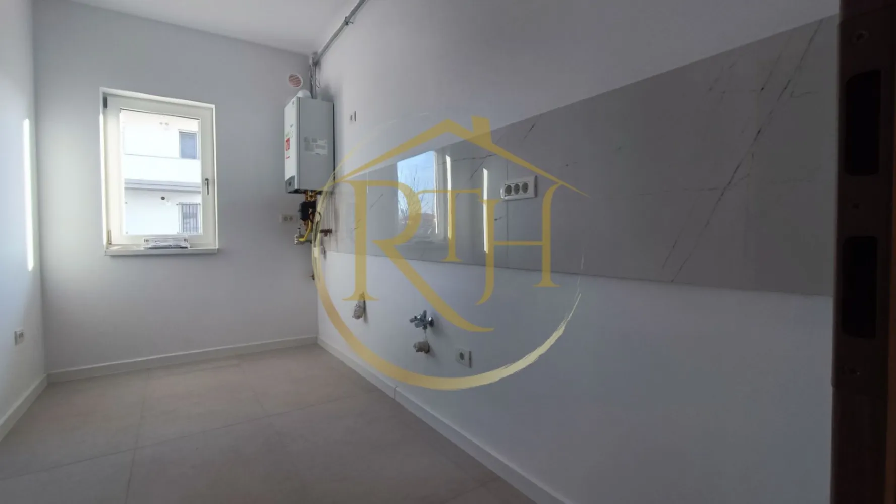 Nu rata ultimele 2 apartamente, 2 camere 53 mp,curte proprie 23 mp, 0% Comision