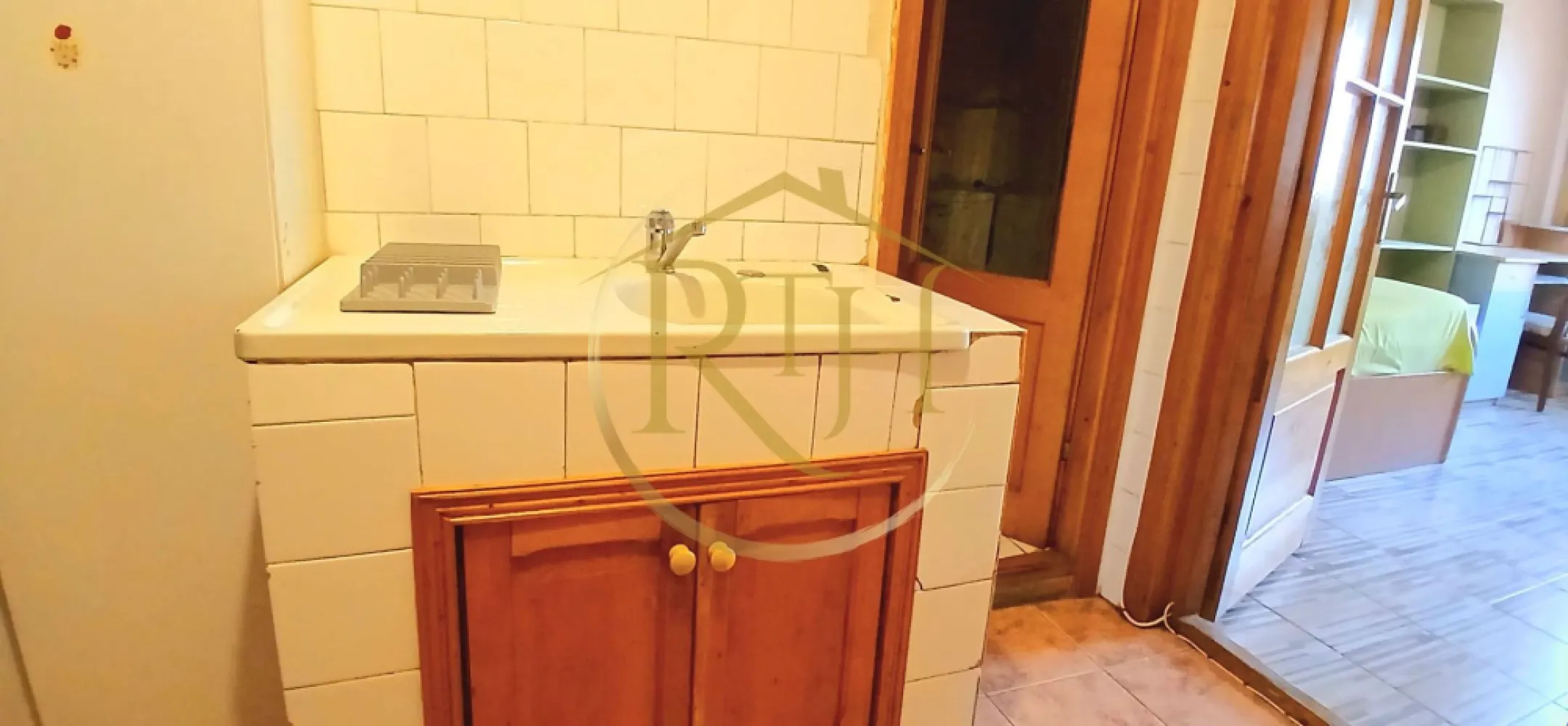 Oferim spre inchiriere garsoniera, situata in Complexul Studentesc