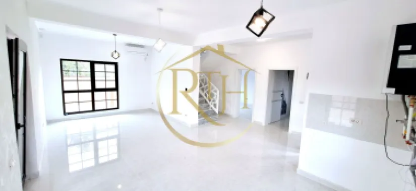 Oferim spre vanzare casa deosebita, cu 5 camere, Giroc, zona Centrala.
