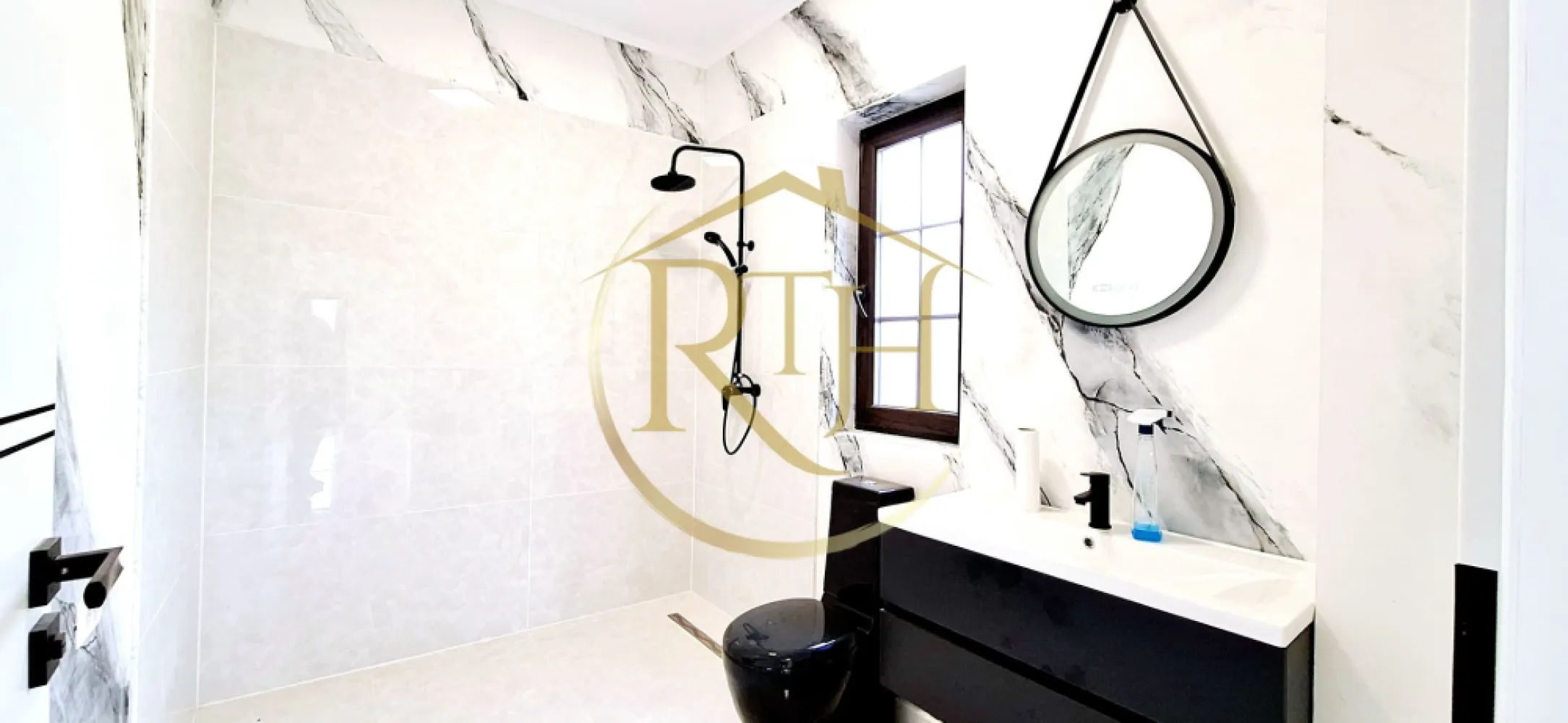 Oferim spre vanzare casa deosebita, cu 5 camere, Giroc, zona Centrala.