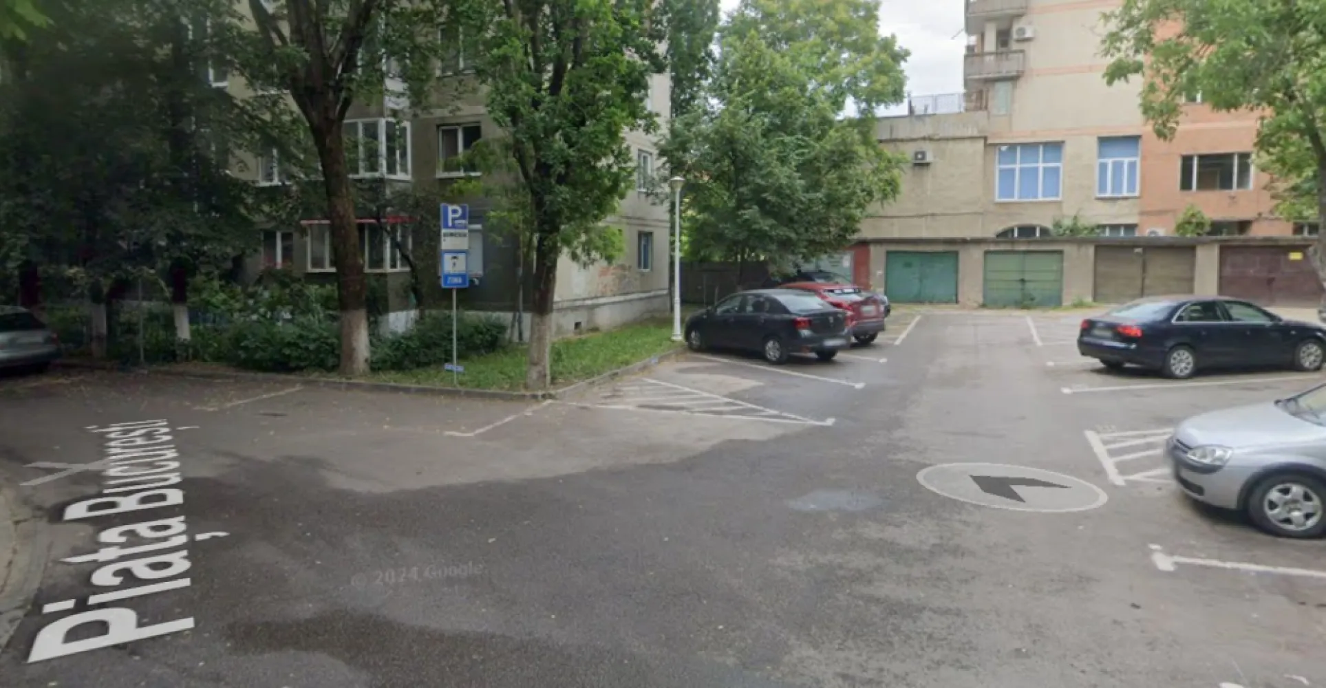 Garaj cu CF, 20 mp, Piata Bucuresti. 12 500 E (neg). Comision 0 - De vanzare: garaj din zidarie, suprafata utila 20 mp, CF propriu, Piata Bucuresti, Oradea. 12 500 Euro. Negociabil. Comision 0.

Dimensiuni aproximative 3,5m / 5,5m, inaltime la usa 1,9 m.